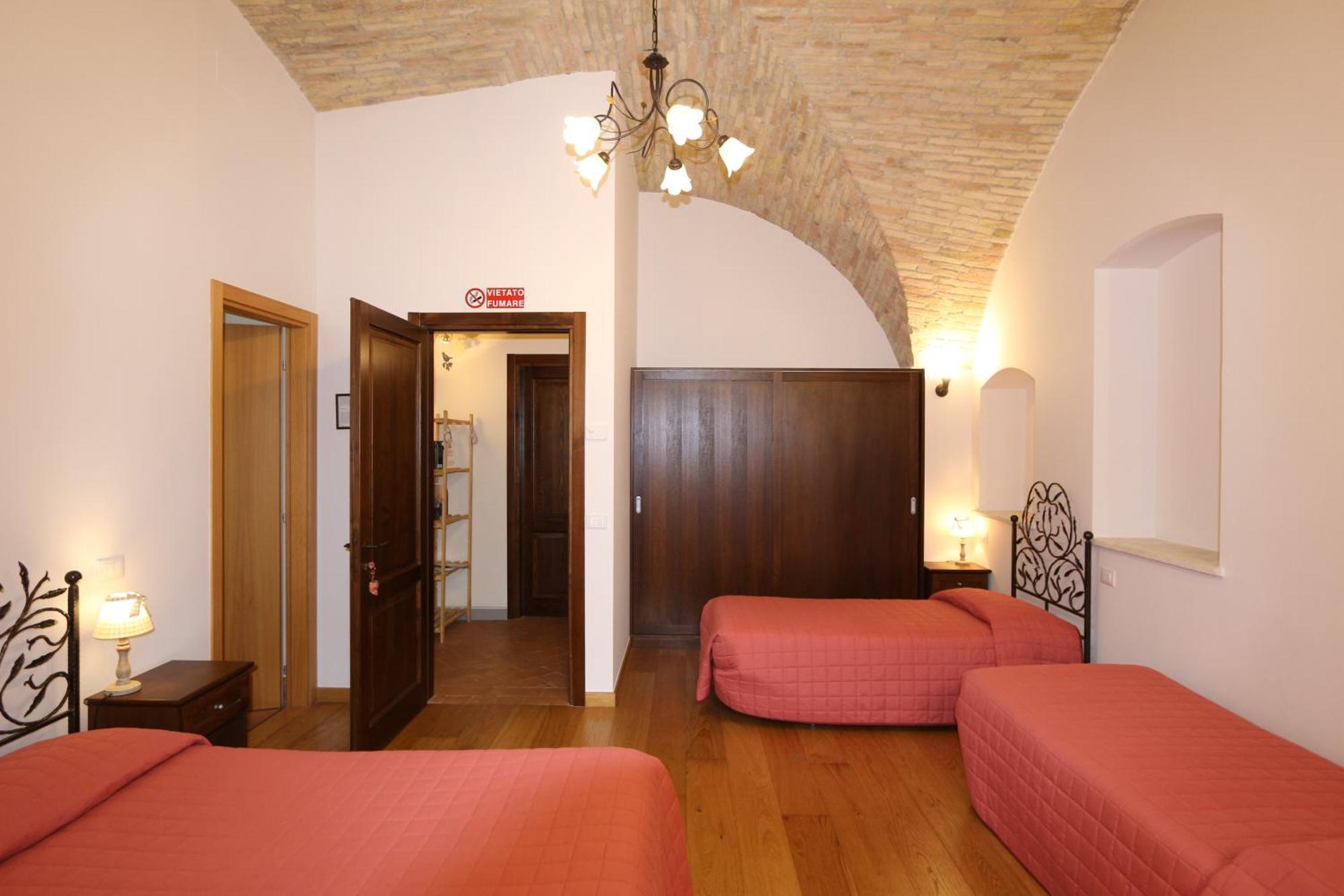 La Casina Colorata Hotel Assisi Exterior photo