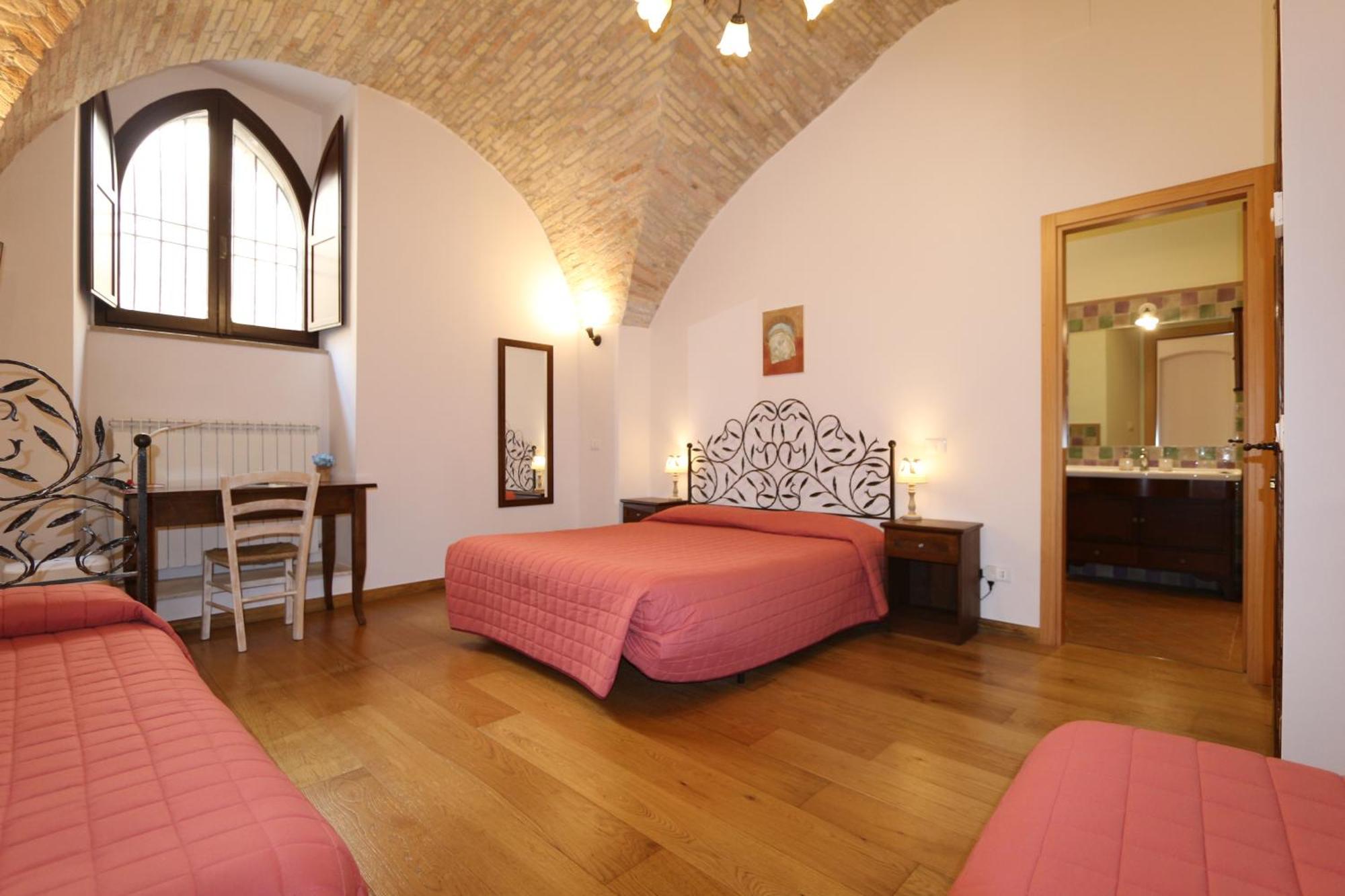La Casina Colorata Hotel Assisi Exterior photo
