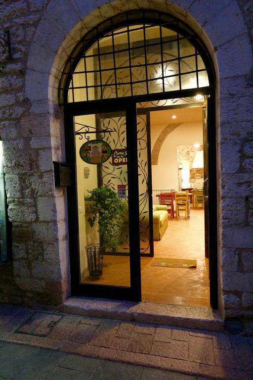 La Casina Colorata Hotel Assisi Exterior photo